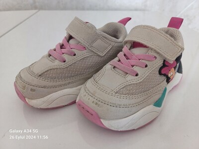 ZARA MICKEY MOUSE DISNEY SPOR AYAKKABI 22 NUMARA (13,6 CM)