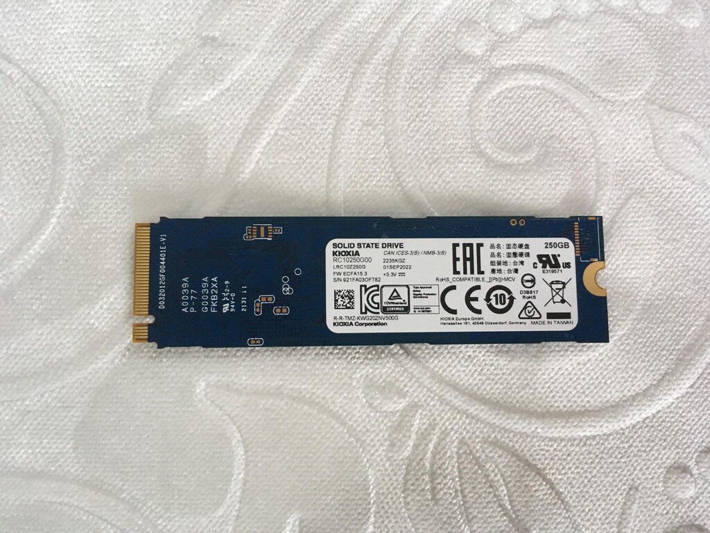 Kioxia 250GB SSD M.2 NVMe 250 GB ssd - 3