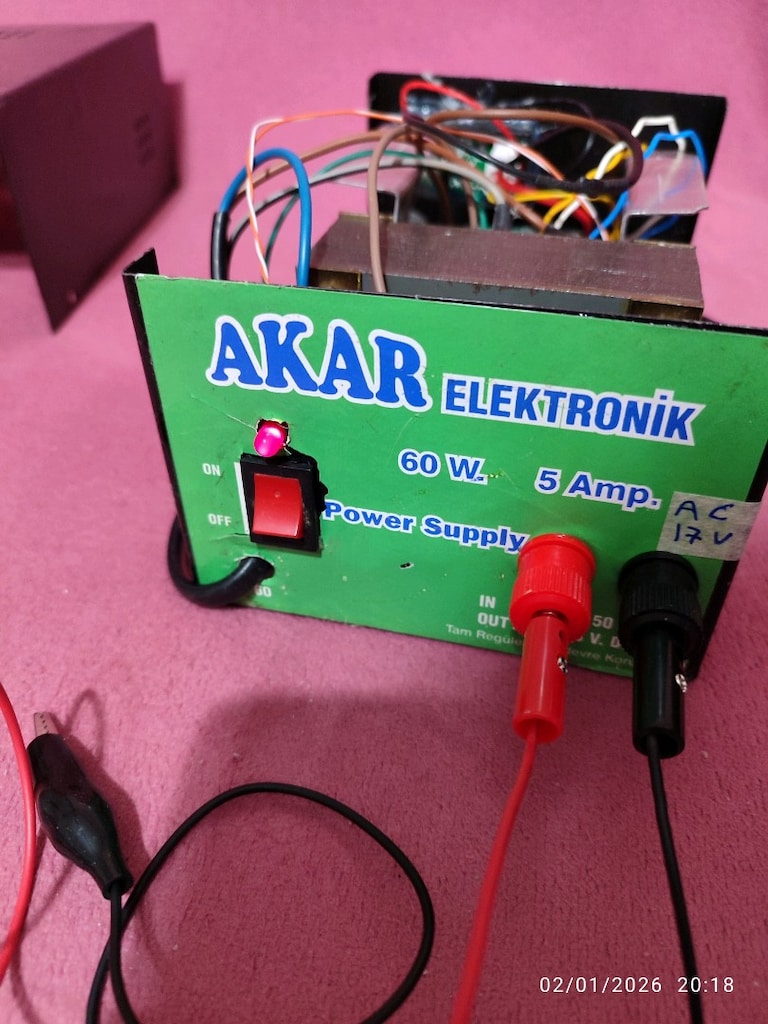 ayarlı4.5 12volt 5 amper göstergeli adaptör - 2