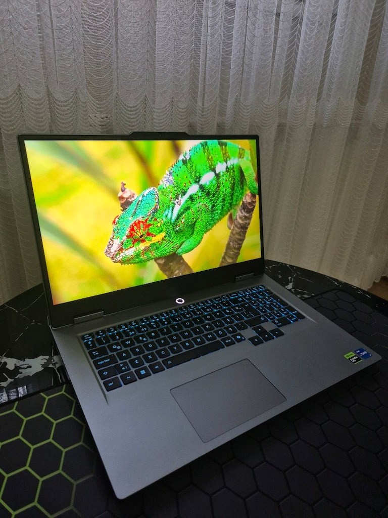 RTX 5060'LI GÜÇLÜ OYUNCU LAPTOPU – FULL GAMING SET - 2