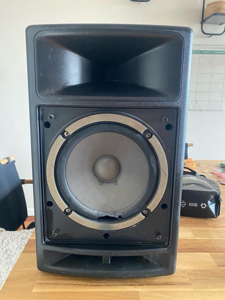 Yamaha STAGEPAS 300 Taşınabilir Ses Sistemi - 10