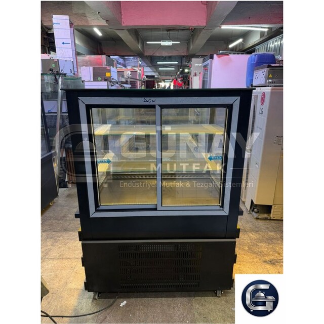 İMALATTAN 1M PASTANE DOLABI gold desen