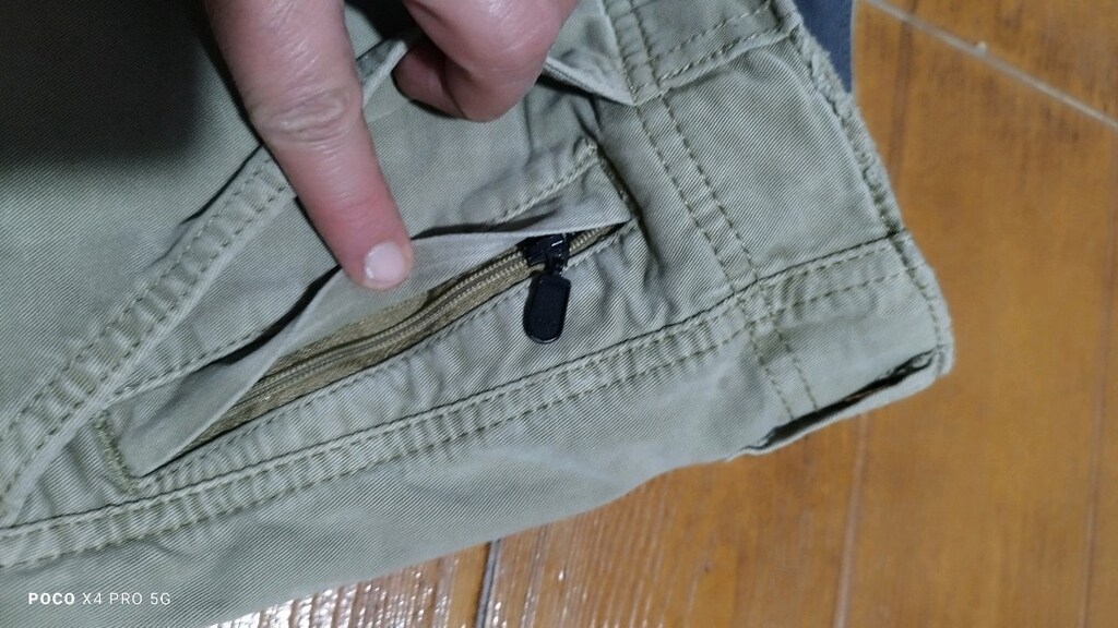 #Dockers likralı  pantolon..Ağda yırtık var, terzide halledilir. - 5