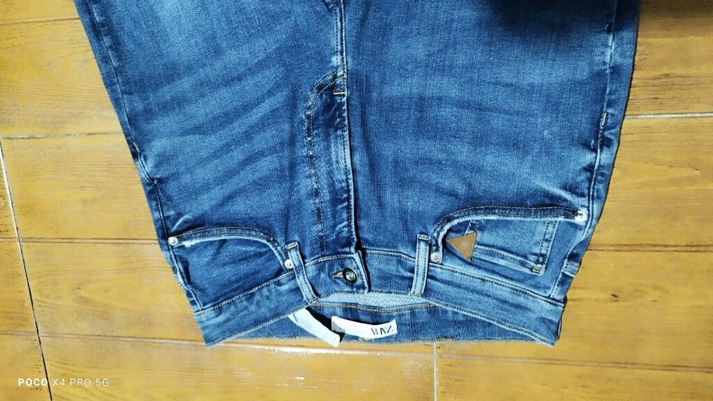 #Zara orijinal Likralı jeans pantolon. Bacakta kusur Eni çekilince 40