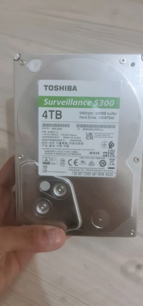 2 kamera 8 girişli kayit cihazı 1 adet 8 li poe swich 1 adet 4 tb hdd - 10