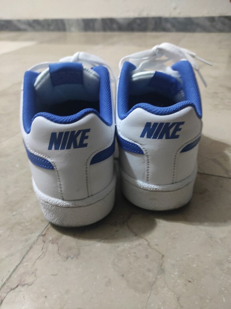 Nike Beyaz/Mavi Spor Ayakkabı – 41 Numara – Temiz Durumda - 3