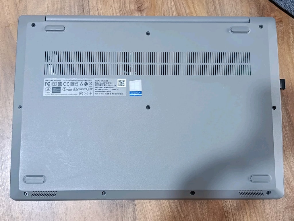 Lenovo IdeaPad 3 15ADA05 Ryzen 3 3250U 8GB 256GB SSD - 3