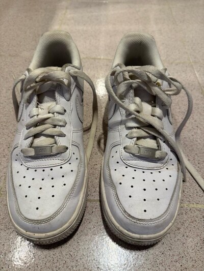 Nike Air Force 1 Beyaz Kadın Sneaker – 38 Numara, Çok Az Giyildi