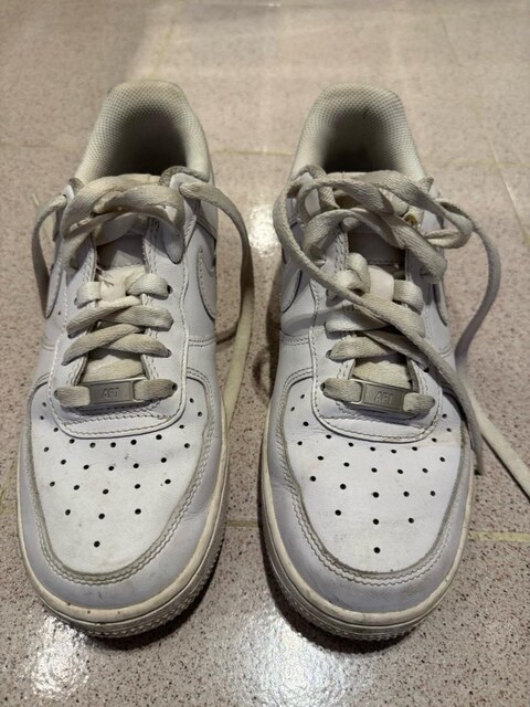 Nike Air Force 1 Beyaz Kadın Sneaker – 38 Numara, Çok Az Giyildi
