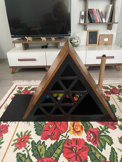 ahşap özel yapım kedi evi