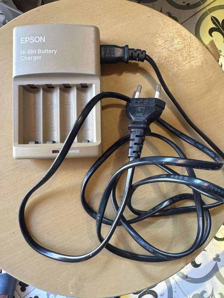 Epson Ni-MH Battery Charger (Model EU-38) - 4