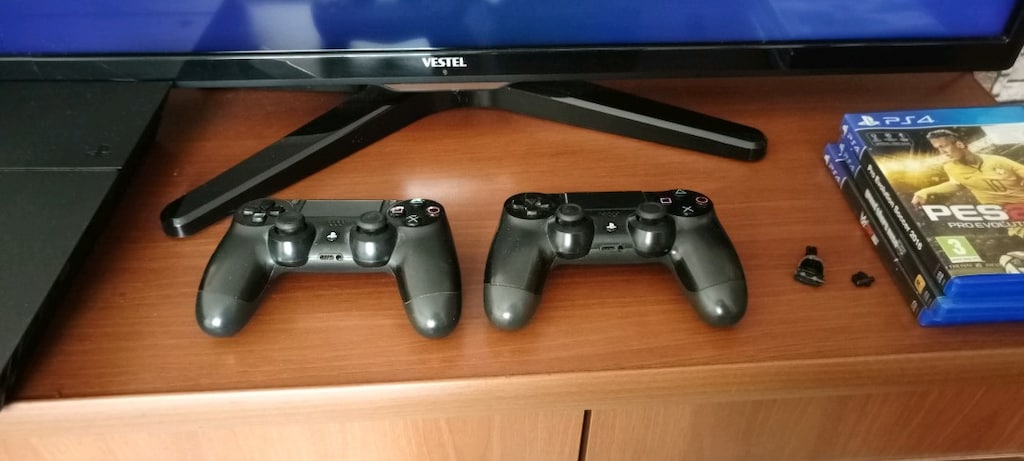 PS4 + 2 KOL + 3 OYUN - 5