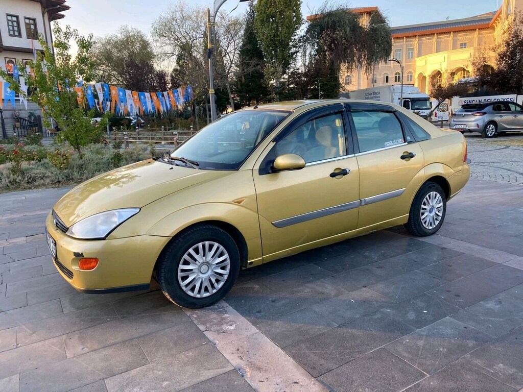 Ford Focus 1 - 3