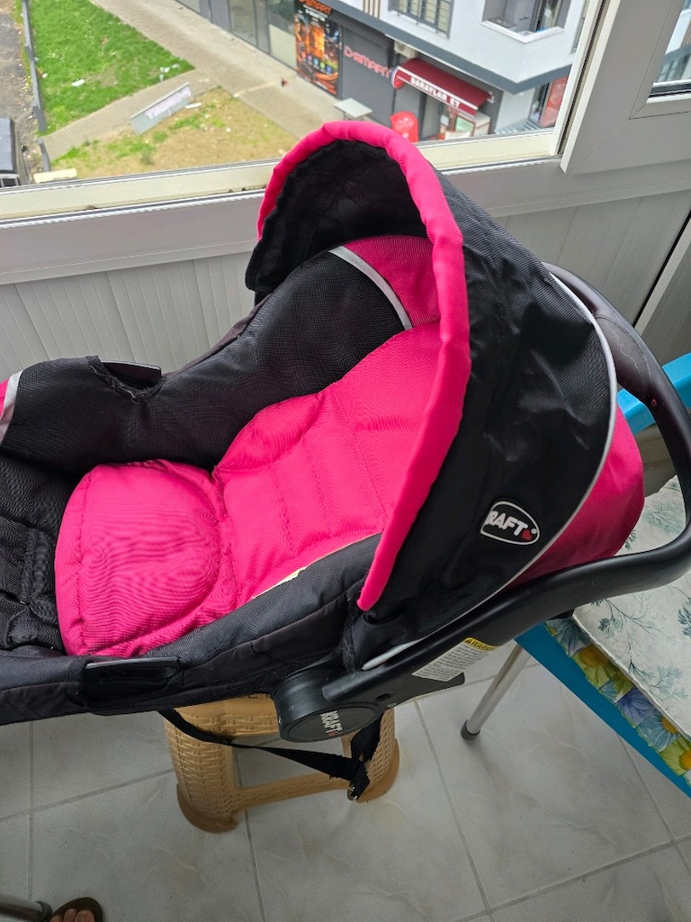 Pembe ve Siyah Araba Koltuğu - 7