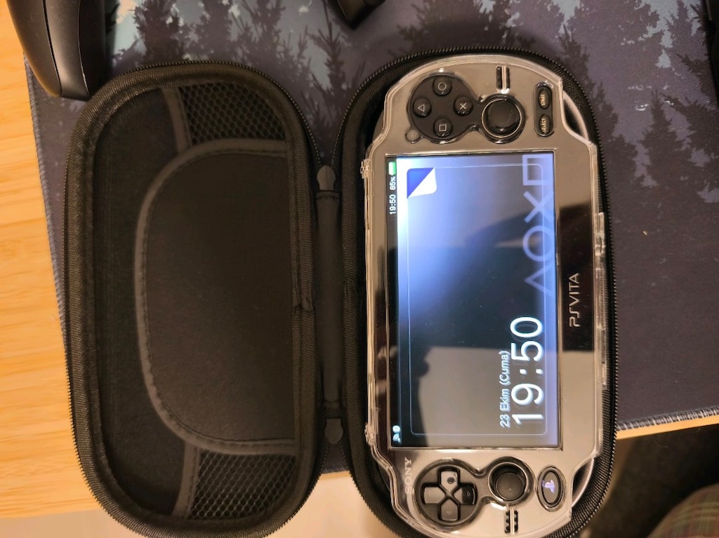 PS VİTA OLED MODEL Kırık Cihaz - 3