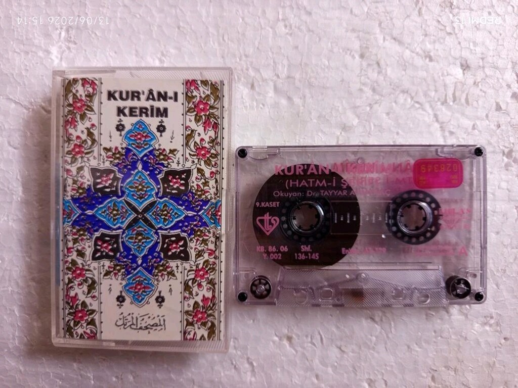 KURAN-I KERİM HATM-İ ŞERİF - OKUYAN - DR. TAYYAR ALTIKULAÇ 32 Kaset - 2
