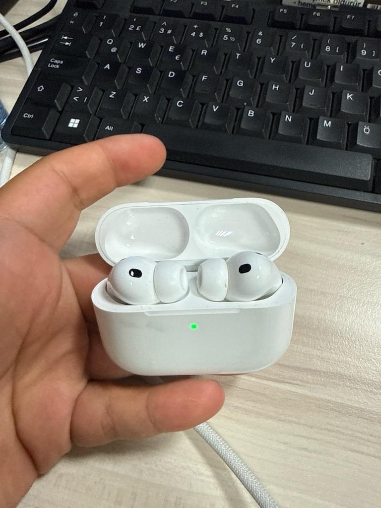 AirPods pro 3 - 4