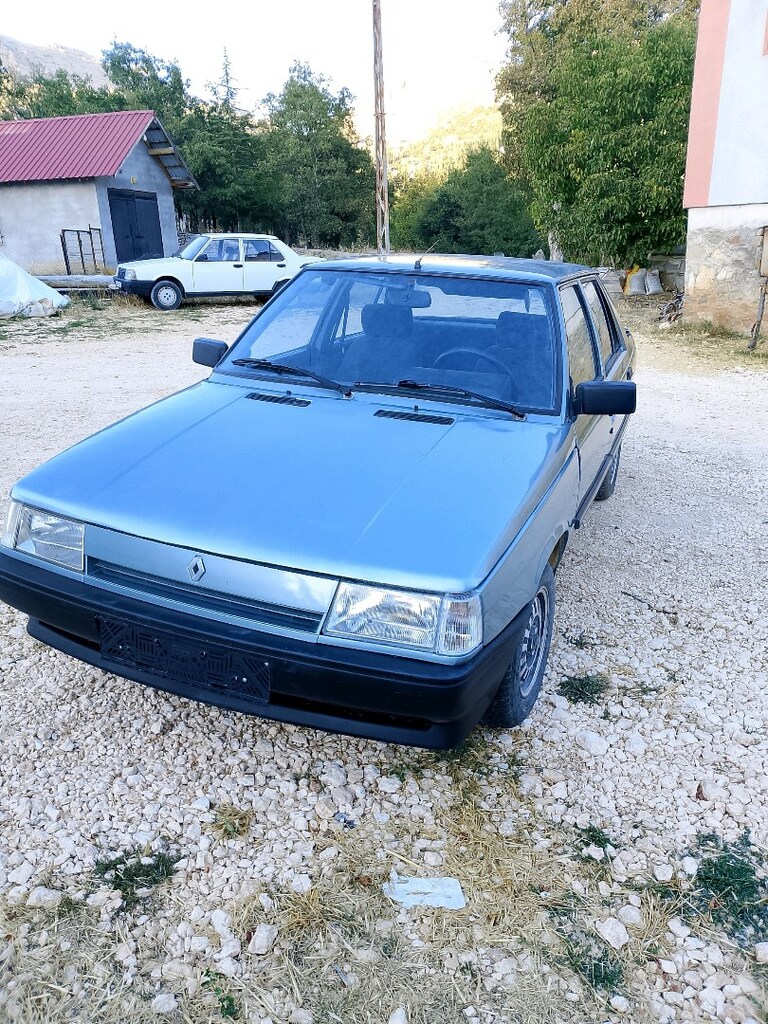 Renault BROADWAY