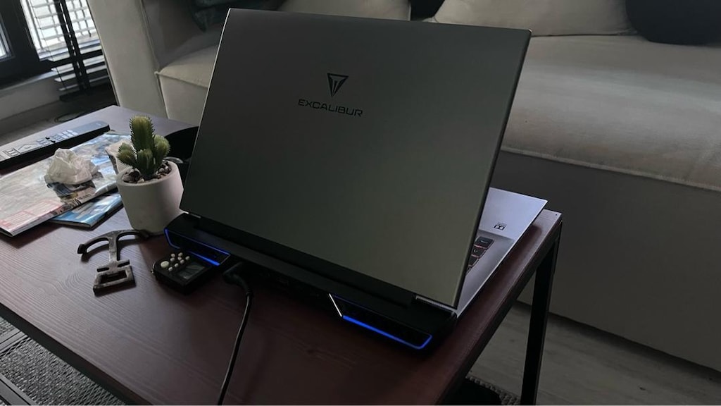 Casper Excalibur RTX 3080 i9 240HZ - 4