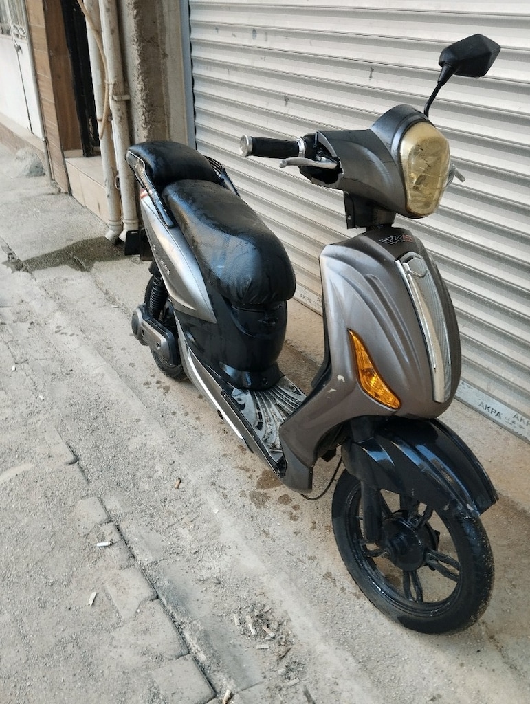Bisiklet parasına 4 akülü aküleri 20 km civarı gider manisa turgutlu a - 7