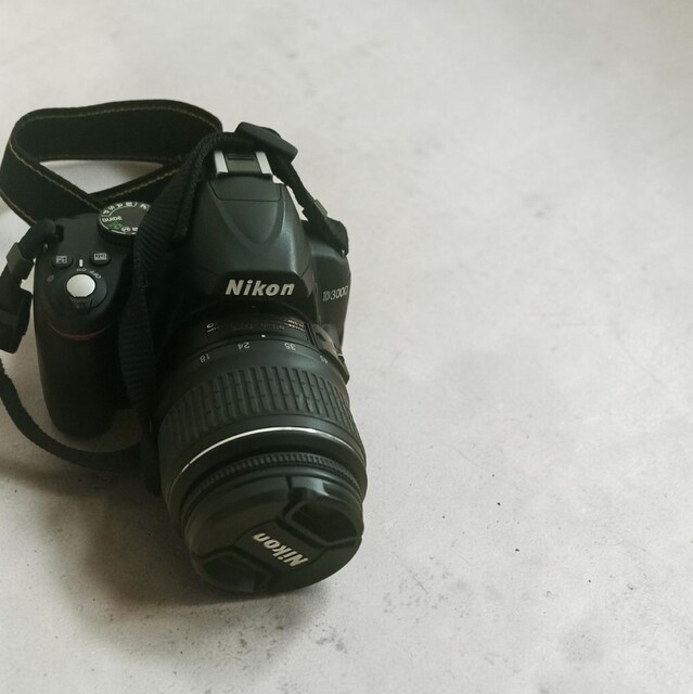 Nikon D3000