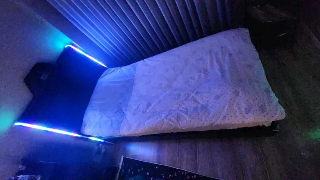 ROOX LED Işıklı Modern Yatak Karyolası – Telefon Kontrollü LED - 2