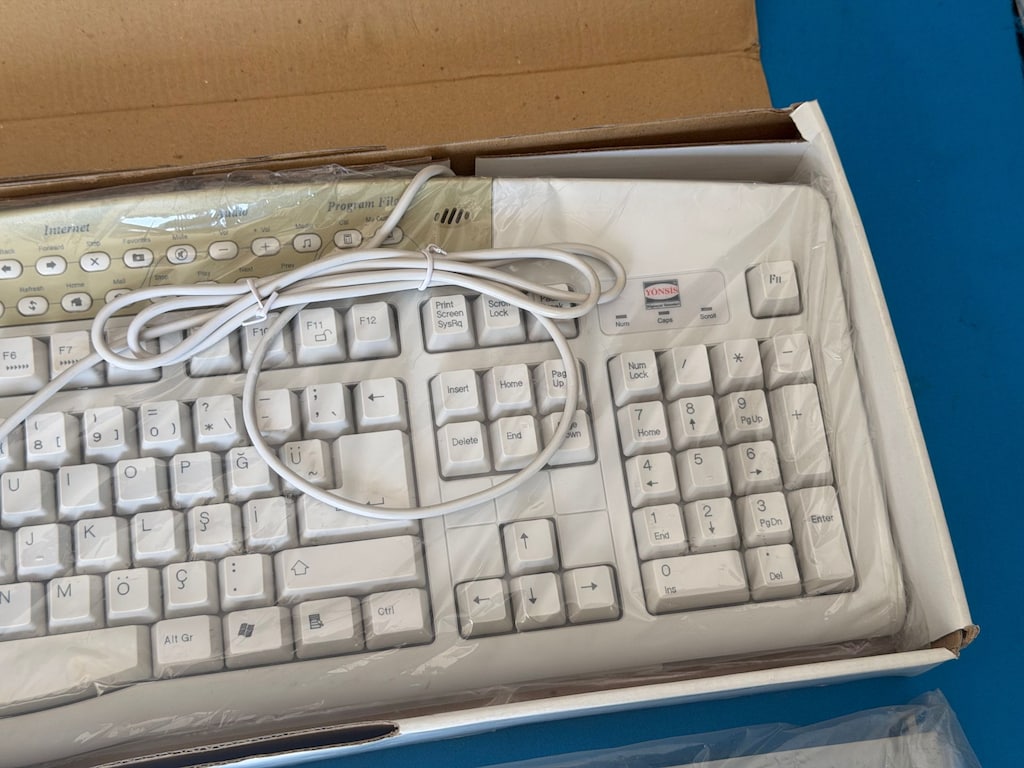 Yönsis Multimedia Vintage Keyboard (Sıfır Kullanılmamış) - 3