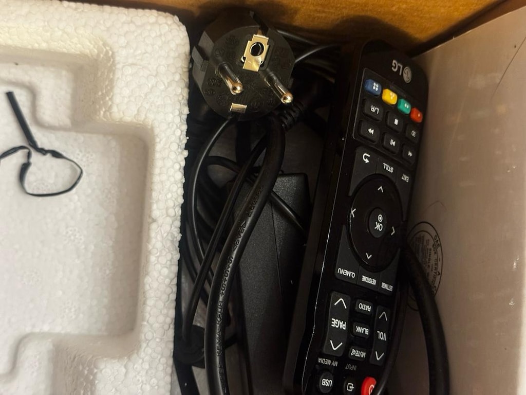 LG CineBeam – Kablosuz, Bataryalı, Ultra Kısa Mesafe Projeksiyon - 7