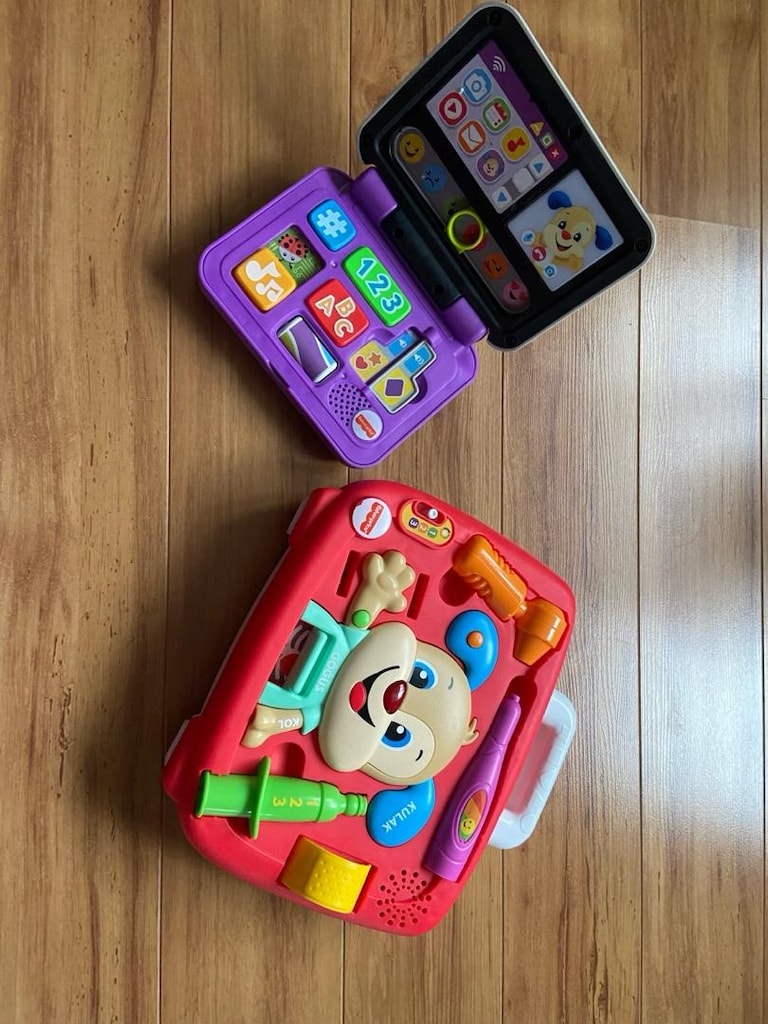 Fisher Price Doktor Seti Bilgisayar ve Puzzle Blok