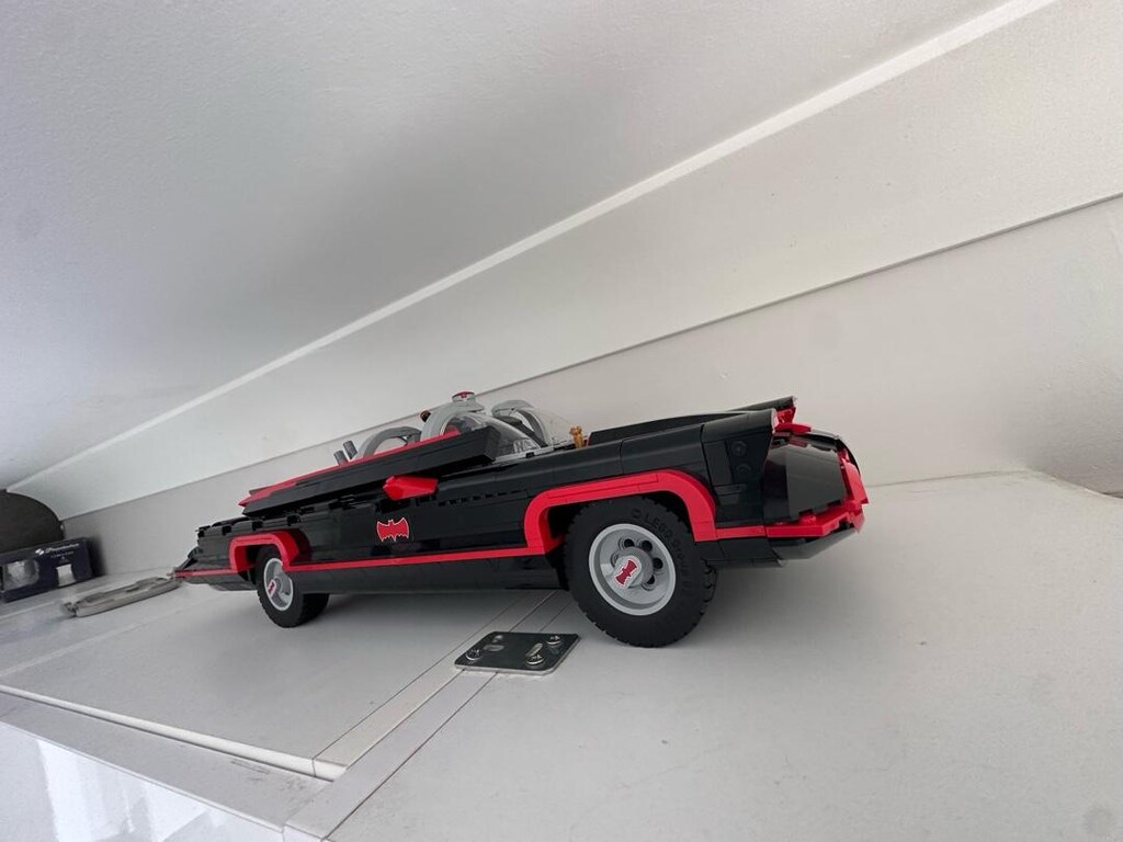 LEGO DC Batman: The Classic TV Series Batmobile 76328 - 8