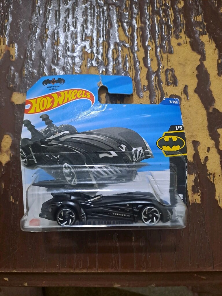 7 adet çeşitli renklerde batman oyuncak - 2