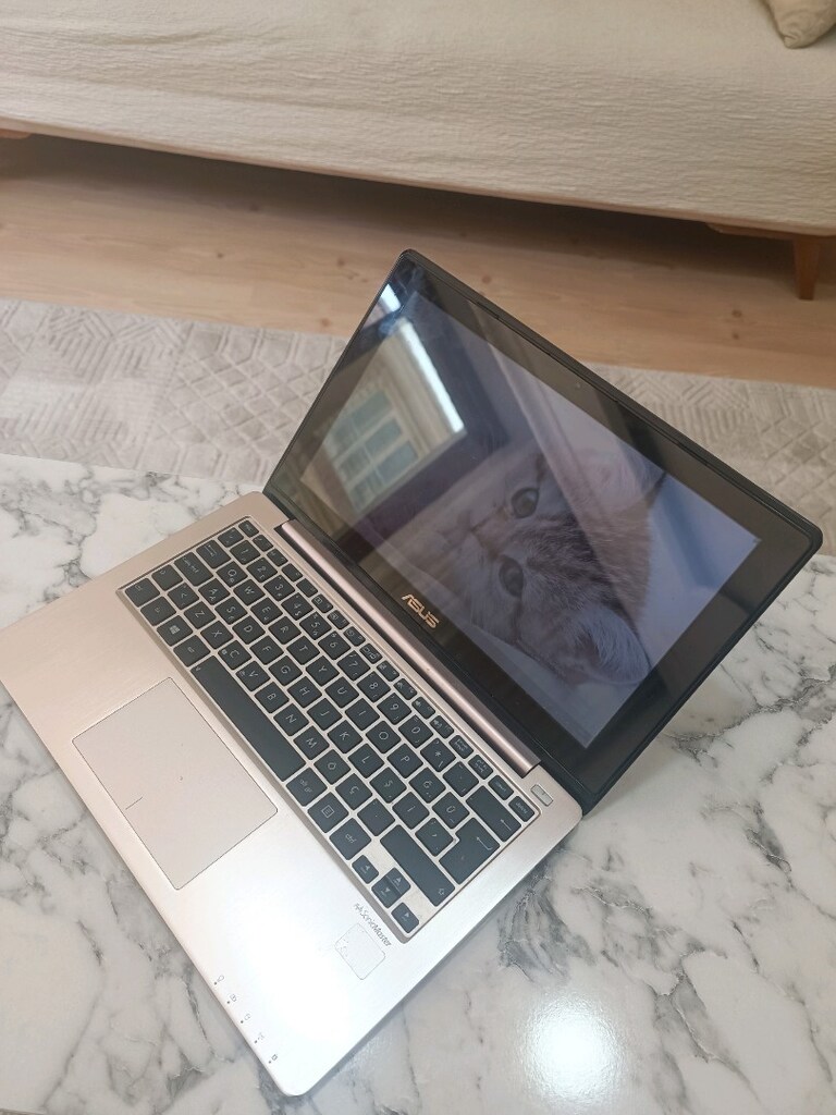 Asus Laptop - Dokunmatik Ekran - SSD - 6