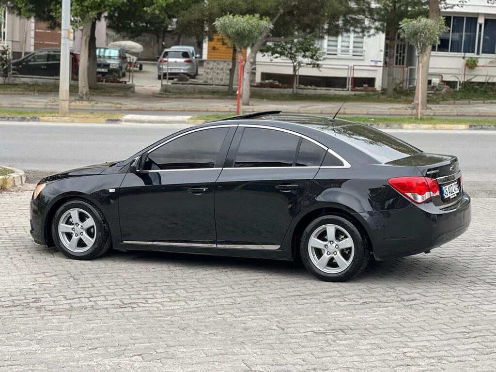 Chevrolet Curuze LS Plus - 7