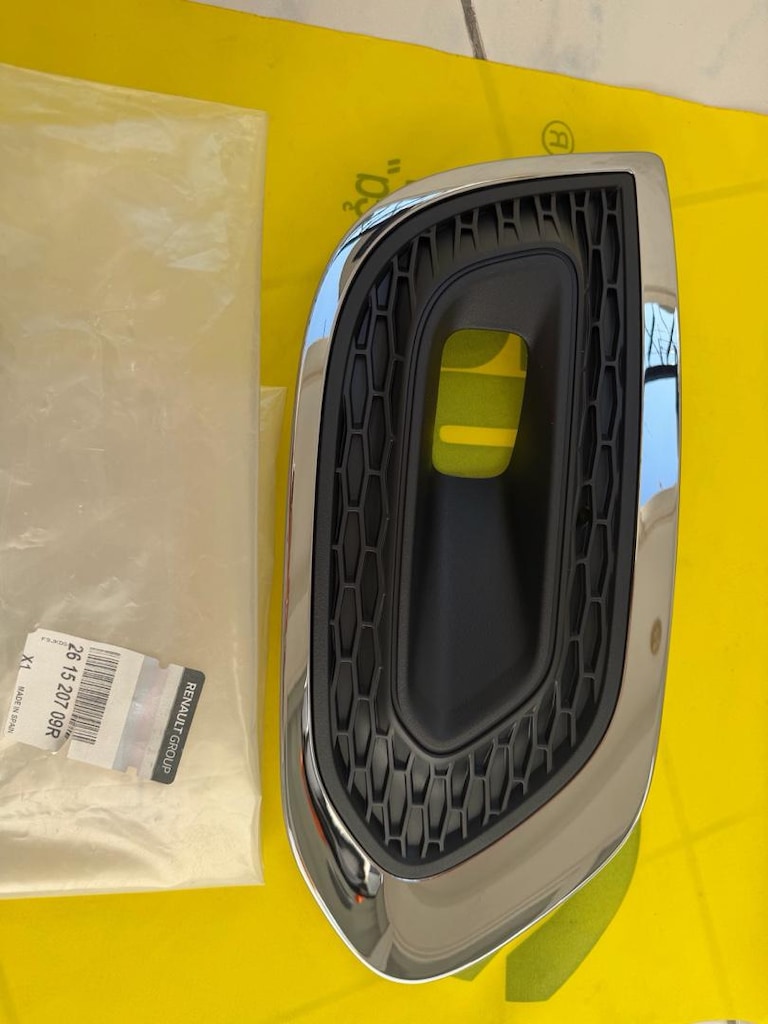 Renault kadjar sis çerçevesi tk kromlu sıfır orjinal Mais 261520709R - 3