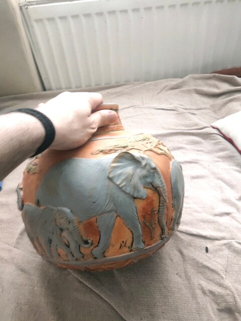 Dekoratif Fil Figürlü Tombul Vazo yada Saksı (32X27CM)