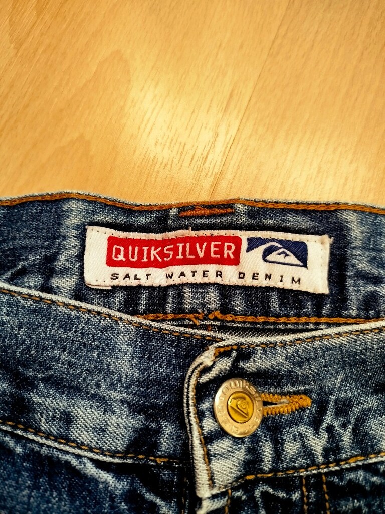 Vintage yeni gibi sayılı giyilmiş Quiksilver marka pantolon. Bel 42 cm - 4