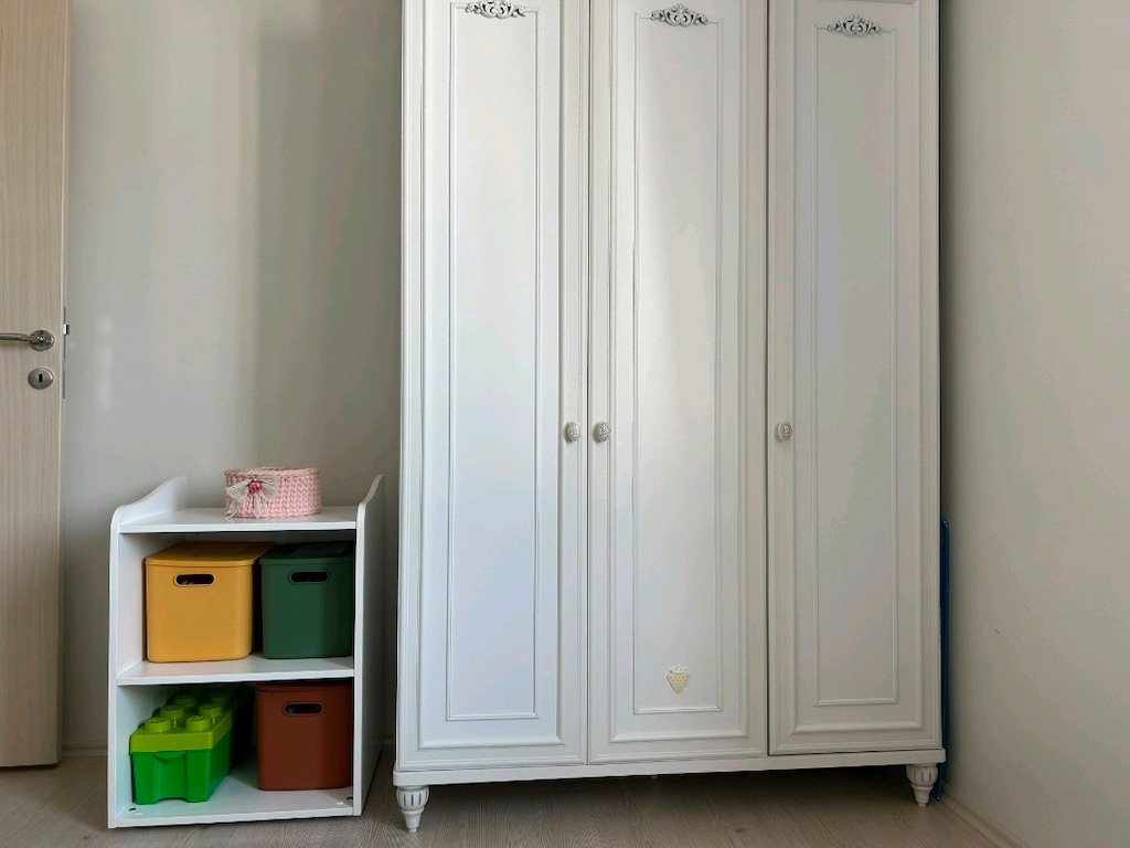 3 kapaklı çocuk dolabı ve oyuncak dolabı - 2
