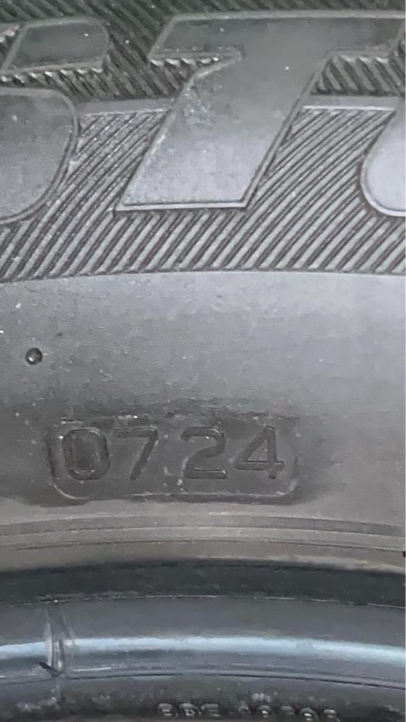 2024 Tarihli Temiz Kullanılmış 215/60/17 Lastik - 4
