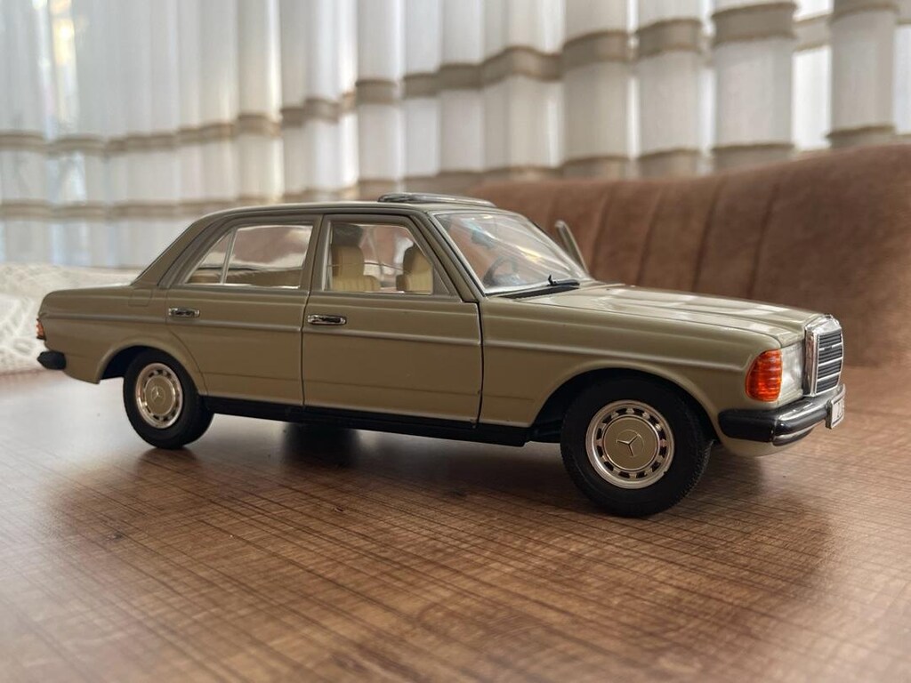 1.18 Revell Mercedes W123 Göründügü gibi Uygun Fiyata - 4