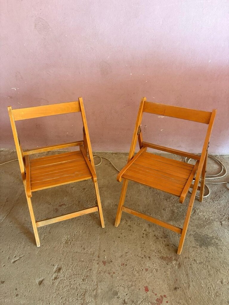 2 ad katlanır sandalye. iyi dumda . İst pendık - 2