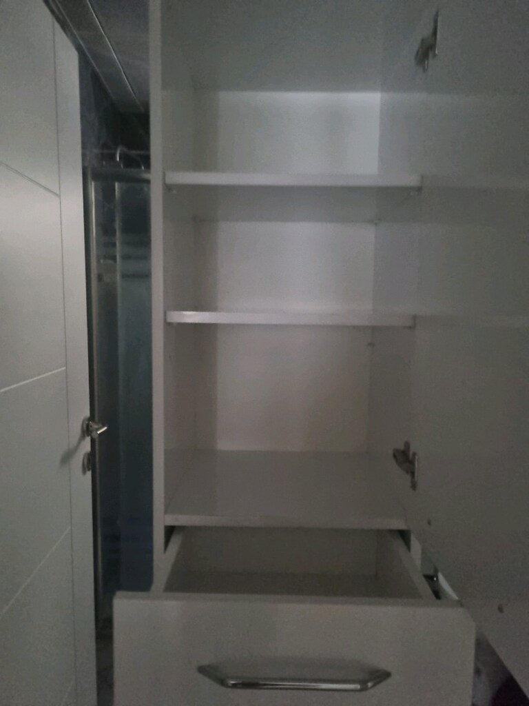 Banyo Dolabi - 3