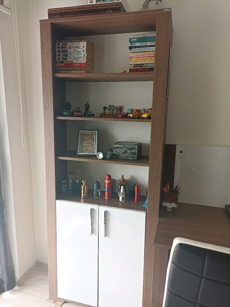Genç odası gardırop çalışma masa kitaplık acil satılık - 3