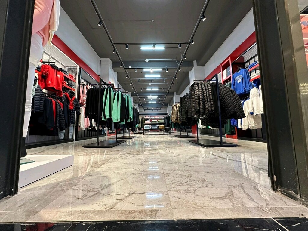 300 M2 mağaza standı - 9