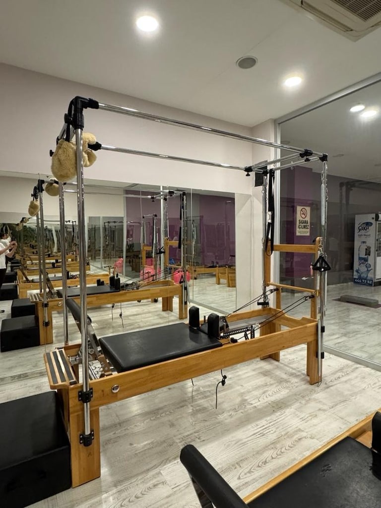 Bendis Reformer pilates makinası