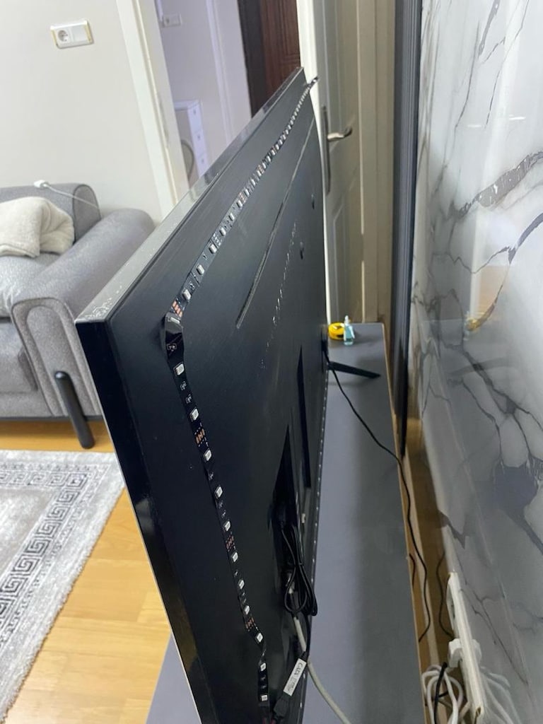 Samsung Crystal UHD 50 inç tertemiz - 5