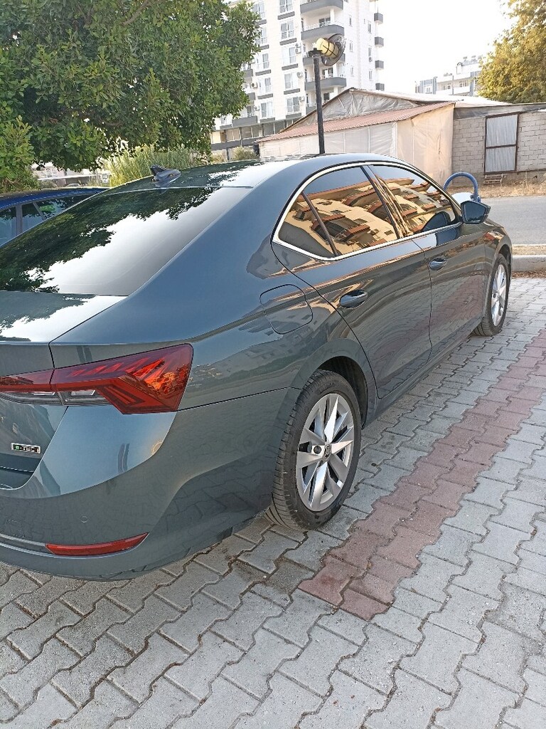 2021 çıkışlı hatasız boyasız 1.0 e-tec hibrit Octavia - 2
