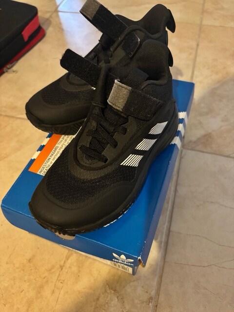 Adidas spor ayakkabı