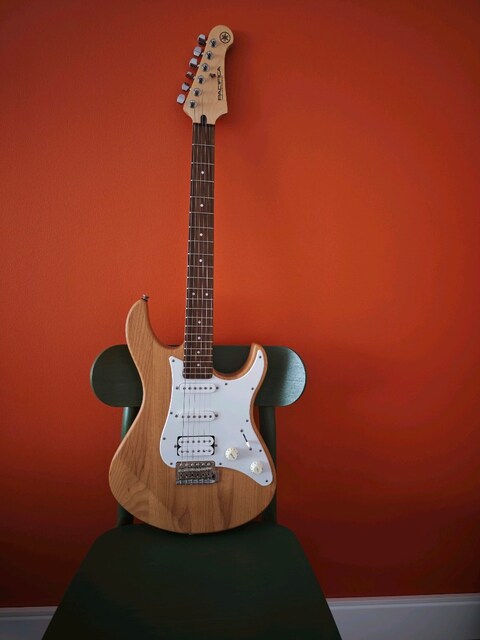 Yamaha Pasifica 112J (Natural Satin) Elektro Gitar