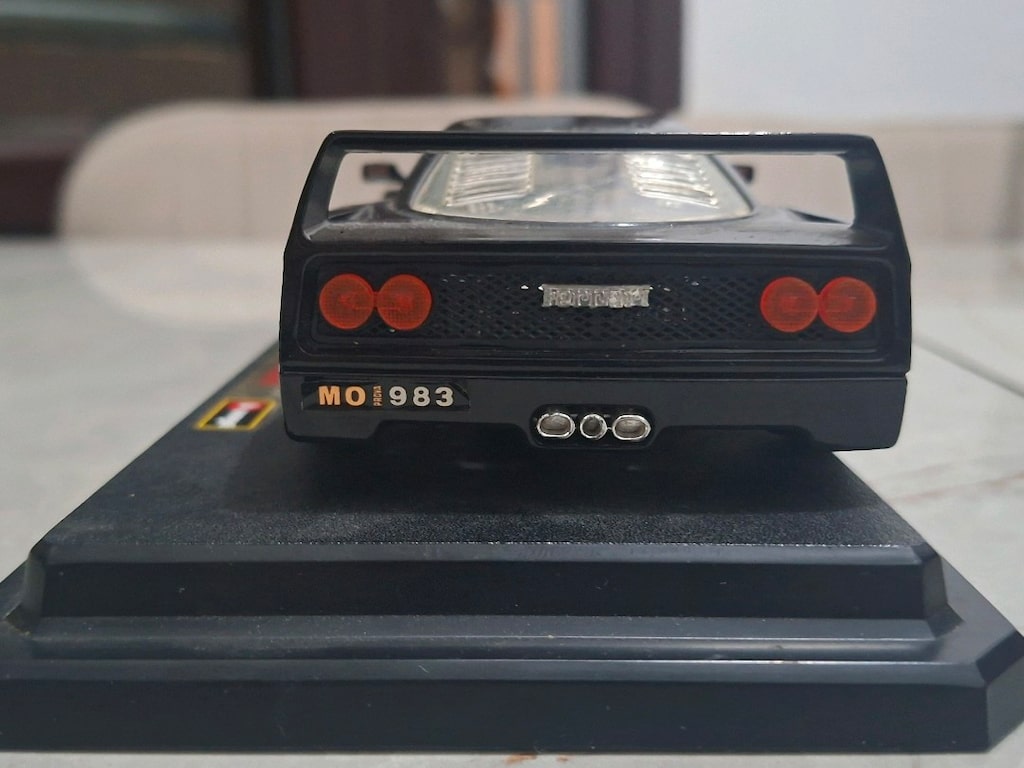 BURAGO FERRARİ F40 SİYAH (1987 MODEL) - 4