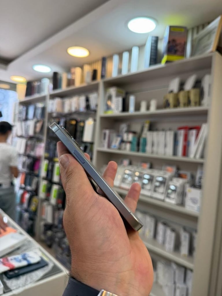 YD İPHONE 15 PRO 512 GB - 7